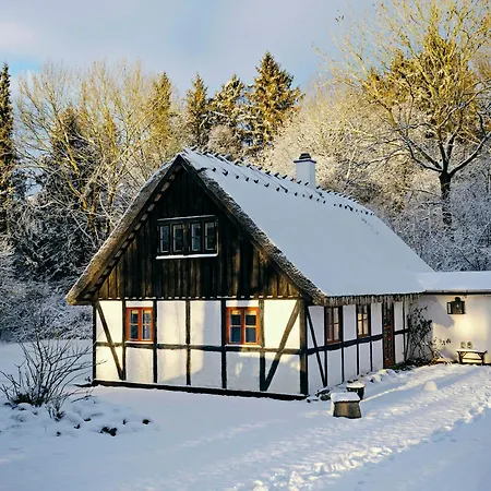 Dom wakacyjny Rural Oasis In Scenic Surroundings *