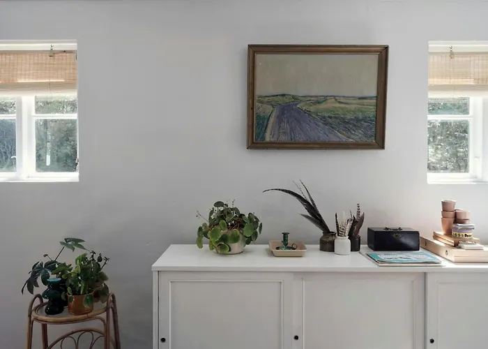 Rural Oasis In Scenic Surroundings *